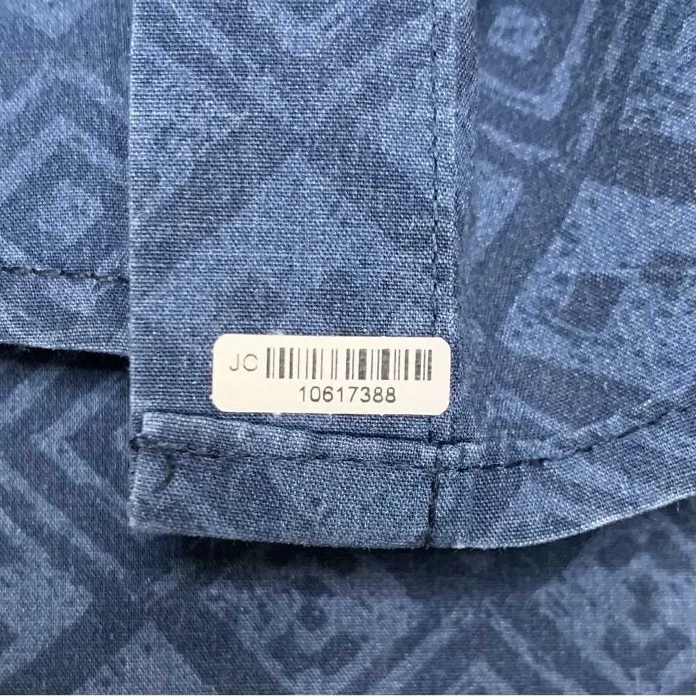 NWOT Levi’s Men’s Blue Geometric Print Button Down Shirt, Size XL